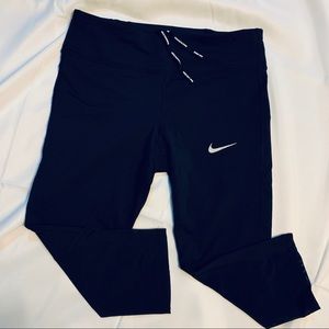 Nike Epic Luxe Capri - NWOT
